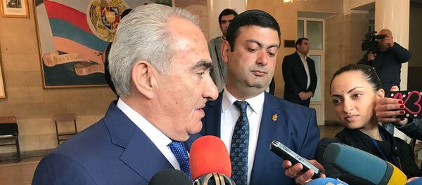 Галуст Саакян проголосовал на выборах в НС РА Галуст Саакян проголосовал на выборах в НС РА - Sputnik Армения