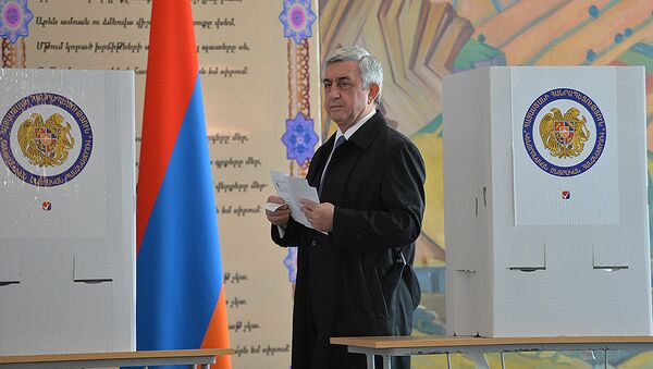 Серж Саргсян голосует на выборах в парламент Армении - Sputnik Արմենիա
