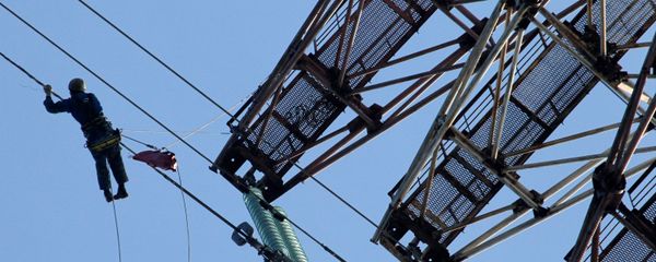 Ремонт линии электропередач с материка на остров Русский в Приморском крае - Sputnik Армения