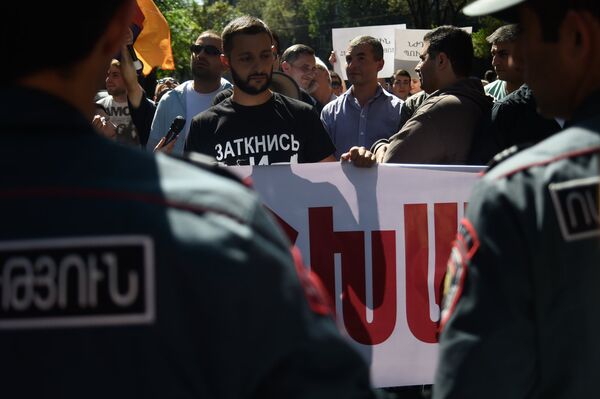 Шестиве, организованное партией Айазн Шестиве, организованное партией Айазн - Sputnik Армения