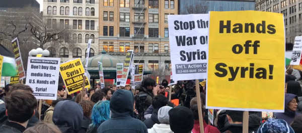 СПУТНИК_Акции протеста в США против ракетного удара по авиабазе в Сирии - Sputnik Армения