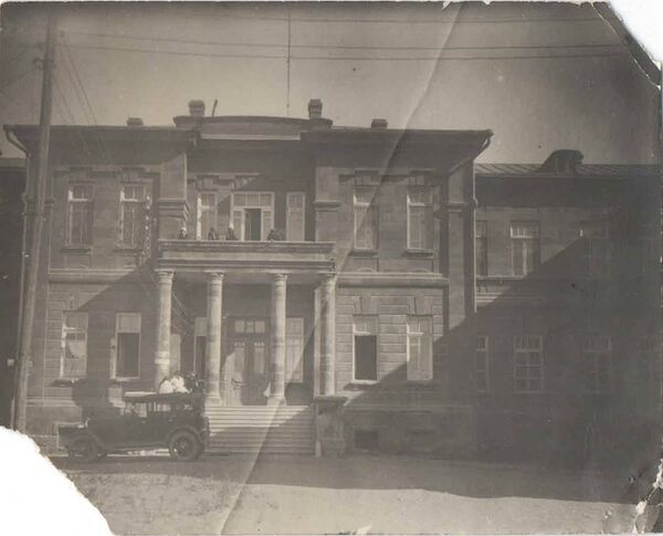 Здание больницы N1 в Ереване Здание больницы N1 в Ереване - Sputnik Արմենիա