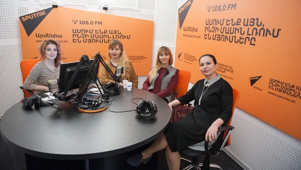 Сестры Анна и Ани Мкртчян и Лилит Хачатрян в гостях у радио Sputnik Армения - Sputnik Արմենիա