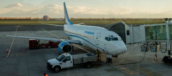 Самолет авиакомпании Армения в аэропорту Звартноц - Sputnik Армения