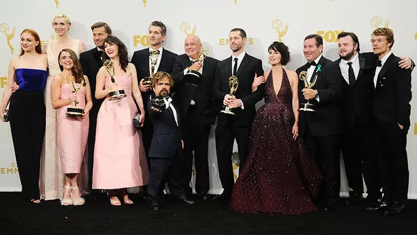 Команда актеров из сериала Игра престолов на вручении премии Эмми Команда актеров из сериала Игра престолов на вручении премии Эмми - Sputnik Армения