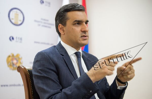 Омбудсмен РА Арман Татоян Омбудсмен РА Арман Татоян - Sputnik Армения