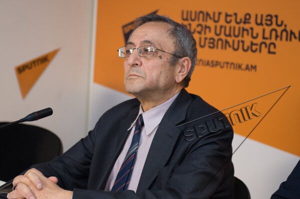 Видеомост Ереван – Астана – Бишкек – Минск, приуроченный к очередному заседанию Высшего Евразийского экономического совета в Бишкеке. Эдуард Киракосян - Sputnik Армения