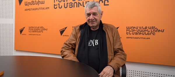 Левон Малхасян в гостях у радио Sputnik Армения Левон Малхасян в гостях у радио Sputnik Армения - Sputnik Արմենիա
