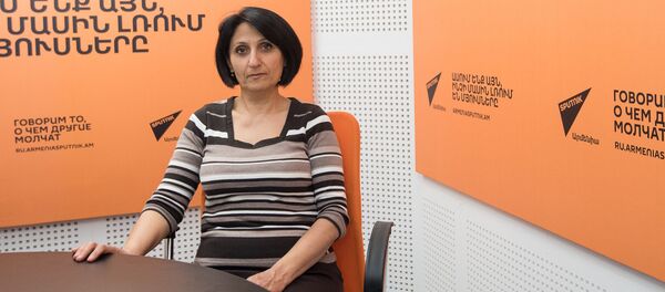 Анаит Галстян в гостях у радио Sputnik Армения Анаит Галстян в гостях у радио Sputnik Армения - Sputnik Արմենիա