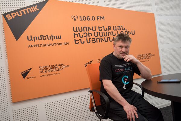 Борис Тараканов в гостях у радио Sputnik Армения Борис Тараканов в гостях у радио Sputnik Армения - Sputnik Армения