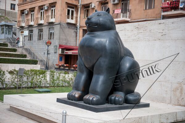 Հիշեք այս խոսքերը, երբ հերթական անգամ անցնելու կլինեք Կասկադում պառկած ծխող կնոջ կողքով - Sputnik Արմենիա