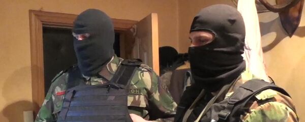 Сотрудники полиции во время одного из рейдов - Sputnik Армения