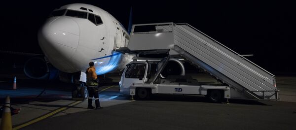 Самолет авиакомпании Armenia c символом незабудки Самолет авиакомпании Armenia c символом незабудки - Sputnik Արմենիա