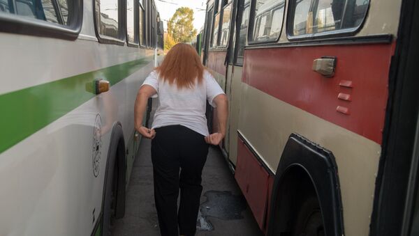 Эльмира (Эмма) Манян, единственная женщина-водитель троллейбуса в Ереване - Sputnik Արմենիա