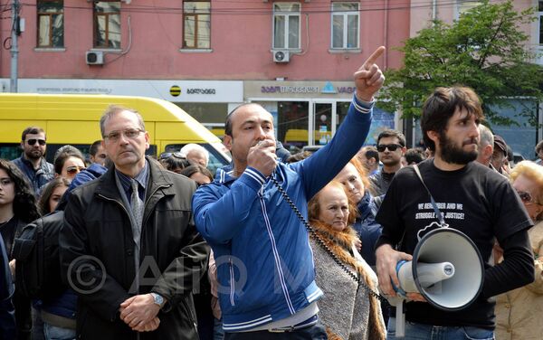 Представители армянской общины Грузии на митинге перед посольством Турции - Sputnik Армения