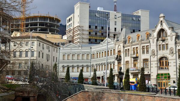 Вид на город Тбилиси с подъема по Пушкинской улице к Площади Свободы - Sputnik Армения