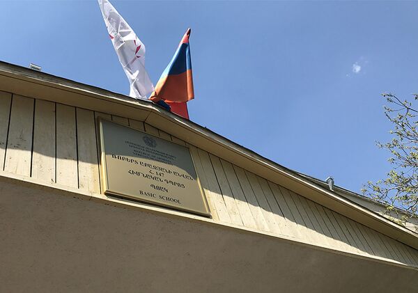 Ереванская школа #147 названа именем героя апрельской войны Роберта Абаджяна - Sputnik Армения