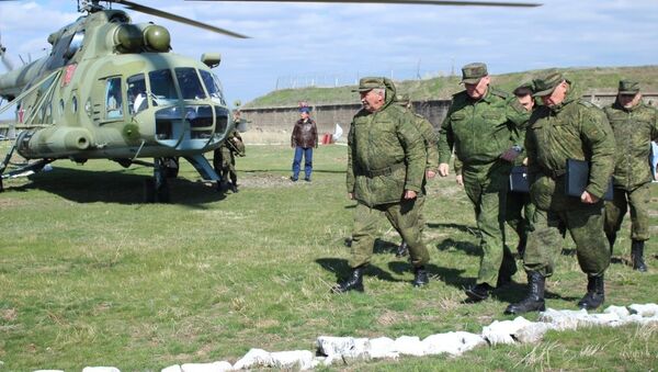 Командующий войсками ЮВО проверил боевую готовность подразделений российской военной базы в Армении - Sputnik Армения