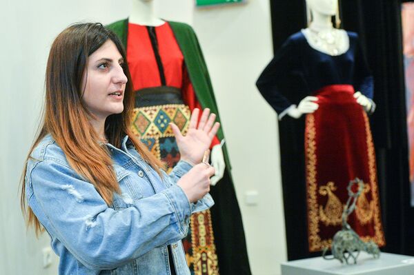 В московском Музее моды открылась выставка «Я ищу. Я вижу. Я здесь» - Sputnik Армения