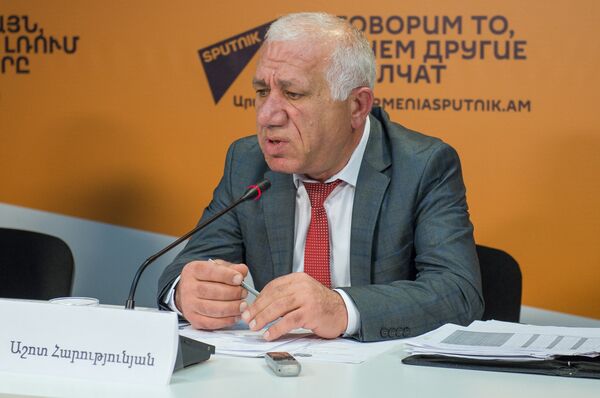 Ашот Арутюнян - Sputnik Армения