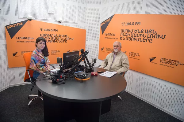 Роберт Мирзоян в гостях у радио Sputnik Армения Роберт Мирзоян в гостях у радио Sputnik Армения - Sputnik Армения