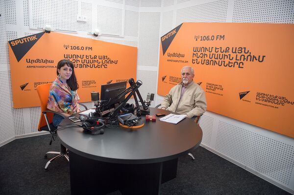 Роберт Мирзоян в гостях у радио Sputnik Армения Роберт Мирзоян в гостях у радио Sputnik Армения - Sputnik Արմենիա
