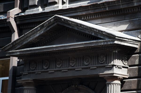 Здание на улице Налбандяна 48. Старый Ереван Здание на улице Налбандяна 48. Старый Ереван - Sputnik Армения