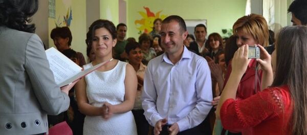 Հարսանիք՝ Ստեփանակերտի երեխաների խնամքի և պաշտպանության գիշերօթիկ հաստատությունում - Sputnik Արմենիա