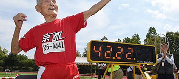 105-летний японский бегун Хидекити Миядзаки установил рекорд на дистанции 100 метров 105-летний японский бегун Хидекити Миядзаки установил рекорд на дистанции 100 метров - Sputnik Արմենիա
