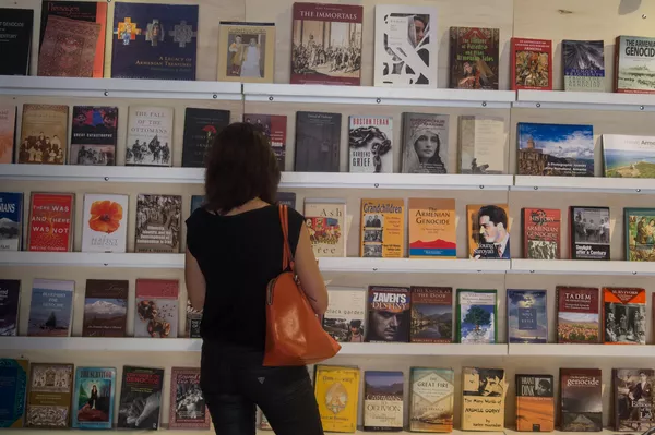Книжная выставка ArmBookExpo в Ереване Книжная выставка ArmBookExpo в Ереване - Sputnik Армения