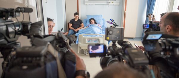 Родители пятерни Вардан и Лусине Родители пятерни Вардан и Лусине - Sputnik Արմենիա