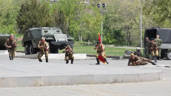 Историческая реконструкция одного из боев 89-й Армянской Таманской стрелковой дивизии времен Великой Отечественной войны Историческая реконструкция одного из боев 89-й Армянской Таманской стрелковой дивизии времен Великой Отечественной войны - Sputnik Армения
