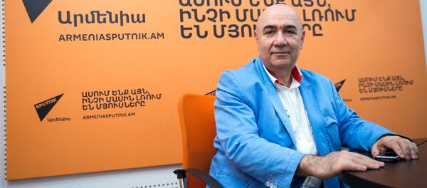 Директор информационно-аналитической международной газеты армянской диаспоры “Ноев ковчег” Григорий Анисонян в гостях у радио Sputnik Армения Директор информационно-аналитической международной газеты армянской диаспоры “Ноев ковчег” Григорий Анисонян в гостях у радио Sputnik Армения - Sputnik Արմենիա