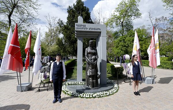 Նրանց վրայով տանկեր էին անցնում. ինչպե՞ս էին հայերը կռվում Լենինգրադի համար Նրանց վրայով տանկեր էին անցնում. ինչպե՞ս էին հայերը կռվում Լենինգրադի համար - Sputnik Արմենիա