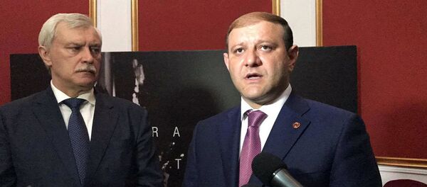 Встреча мэра Тарона Маргаряна с губернатором Санкт-Петербурга Георгием Полтавченко в рамках Дней Санкт-Петербурга в Ереване - Sputnik Армения