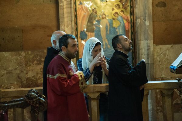 Молитва победы в армянской церкви Сурб Саркис - Sputnik Армения