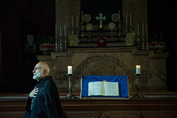 Молитва победы в армянской церкви Сурб Саркис - Sputnik Армения