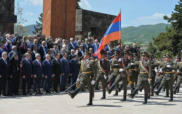Президент РА Серж Саргсян принял участие в праздничных мероприятиях - Sputnik Армения