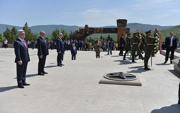 Президент РА Серж Саргсян принял участие в праздничных мероприятиях - Sputnik Армения