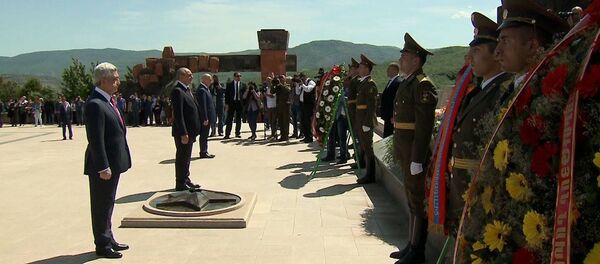 Նախագահ Սերժ Սարգսյանն Արցախում մասնակցել է տոնական միջոցառումներին Նախագահ Սերժ Սարգսյանն Արցախում մասնակցել է տոնական միջոցառումներին - Sputnik Արմենիա