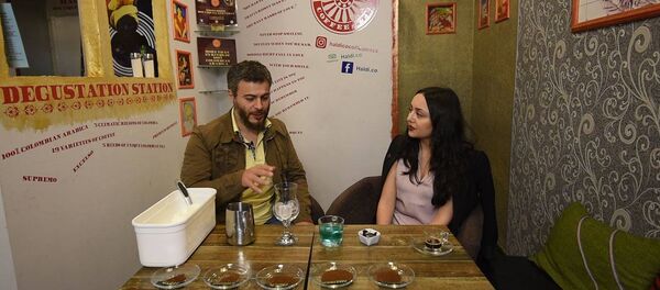 В гостях у шеф-повара: как приготовить кофейный коктейль - Sputnik Армения