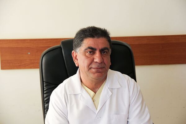 Врач Месроп Маргарян Врач Месроп Маргарян - Sputnik Արմենիա