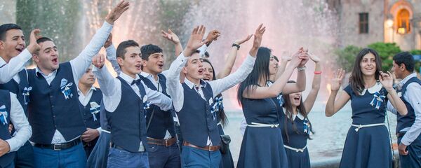 Последний звонок в Ереване - Sputnik Армения