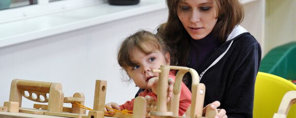 Мать с ребенком Мать с ребенком - Sputnik Արմենիա