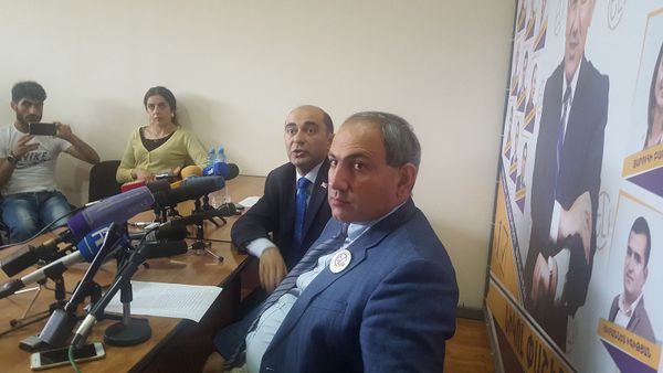 П/к Никола Пашиняна и Эдмона Марукяна - Sputnik Армения