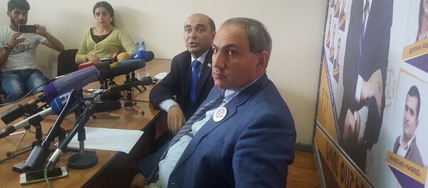 П/к Никола Пашиняна и Эдмона Марукяна - Sputnik Армения