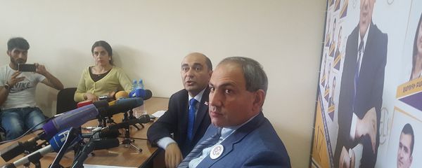 П/к Никола Пашиняна и Эдмона Марукяна - Sputnik Армения