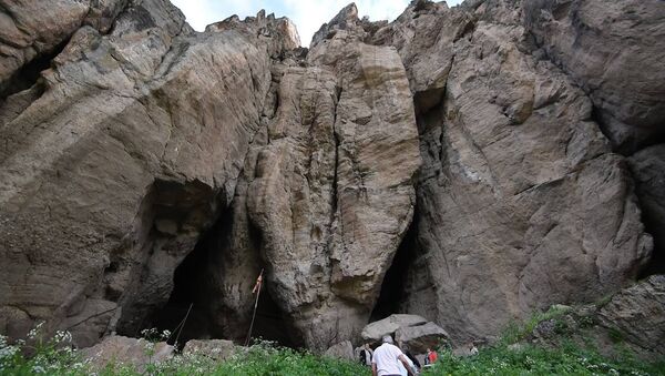 В рамках Винных дней Еревана иностранные специалисты посетили пещеры и винный завод Арени - Sputnik Армения