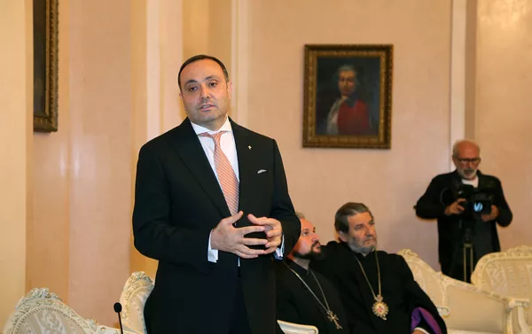 Верховный патриарх и Католикос всех армян Гарегин II встретился с послом Армении в России Варданом Тоганяном Верховный патриарх и Католикос всех армян Гарегин II встретился с послом Армении в России Варданом Тоганяном - Sputnik Армения