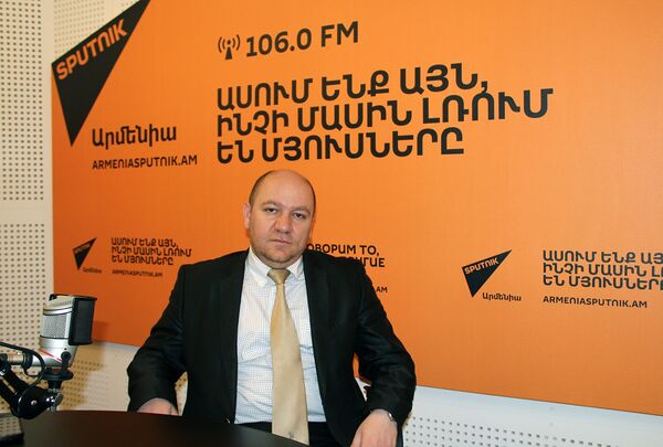 Вилен Хачатрян в гостях у радио Sputnik Армения Вилен Хачатрян в гостях у радио Sputnik Армения - Sputnik Արմենիա